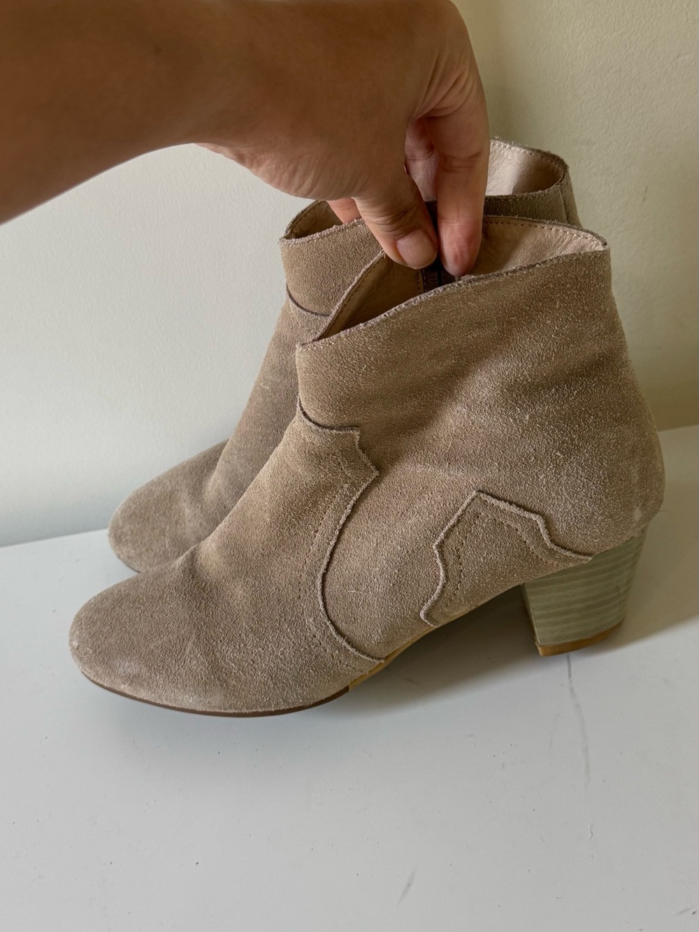 Aldo Taupe Suede Ankle Booties Size 7 - Picture 2 of 4